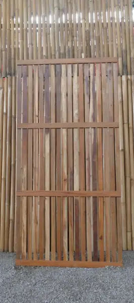 Product image 9 of the product “bamboo weave fence with laminated surround finished with 2 coats of pu ”